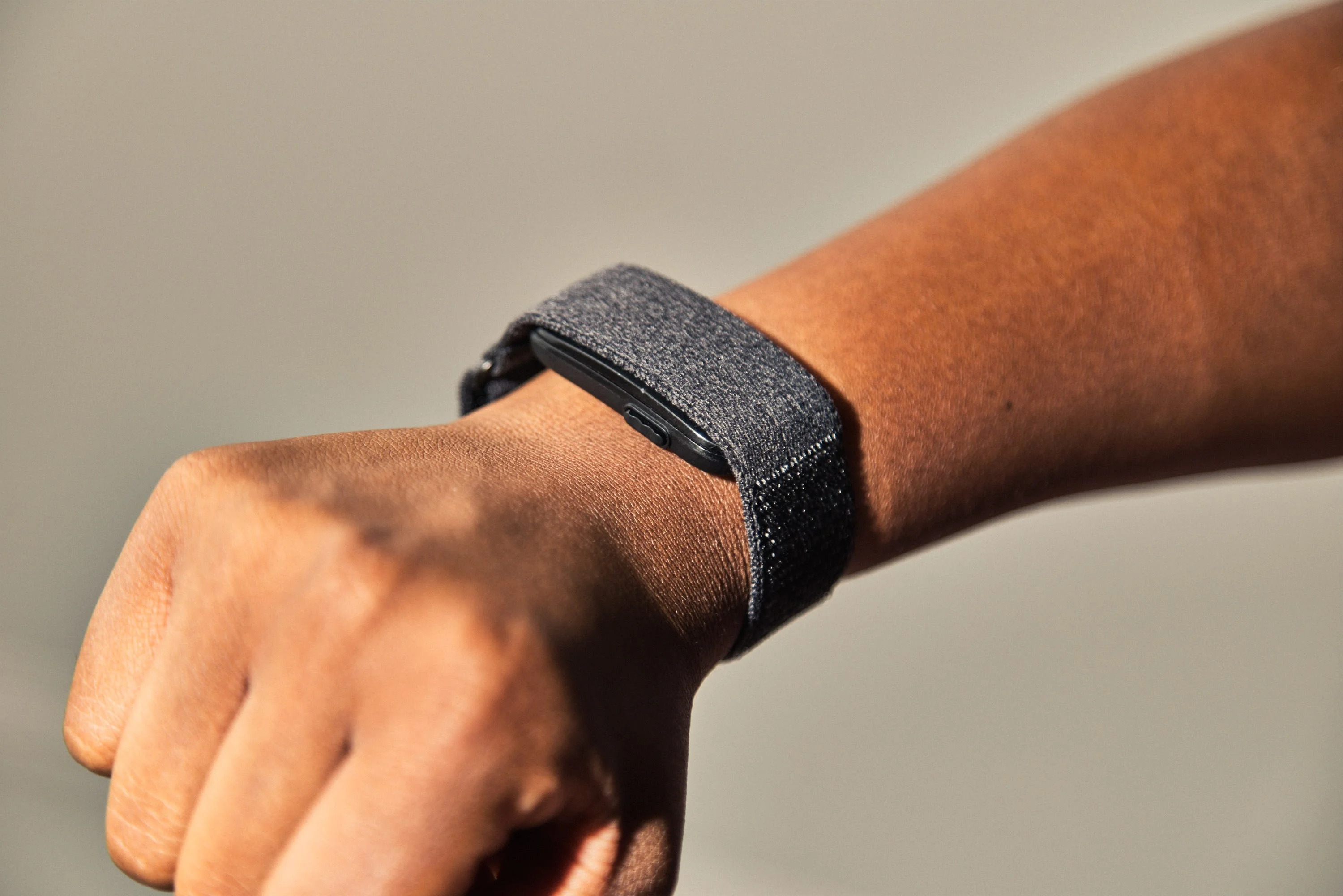 Discover the Garmin Cirqa Smart Band: Your Essential Fitness Companion