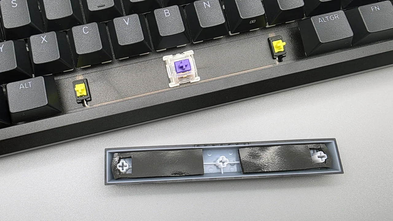 Gedämmte Leertaste in der Corsair Galleon 100 SD